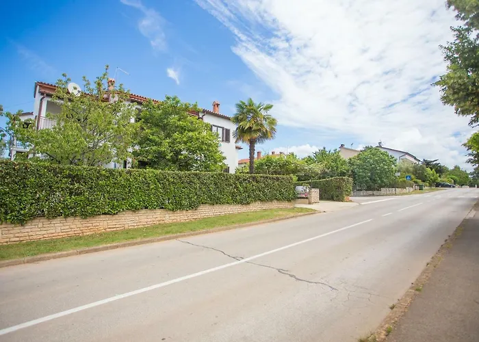 Porec Accommodation アパート *